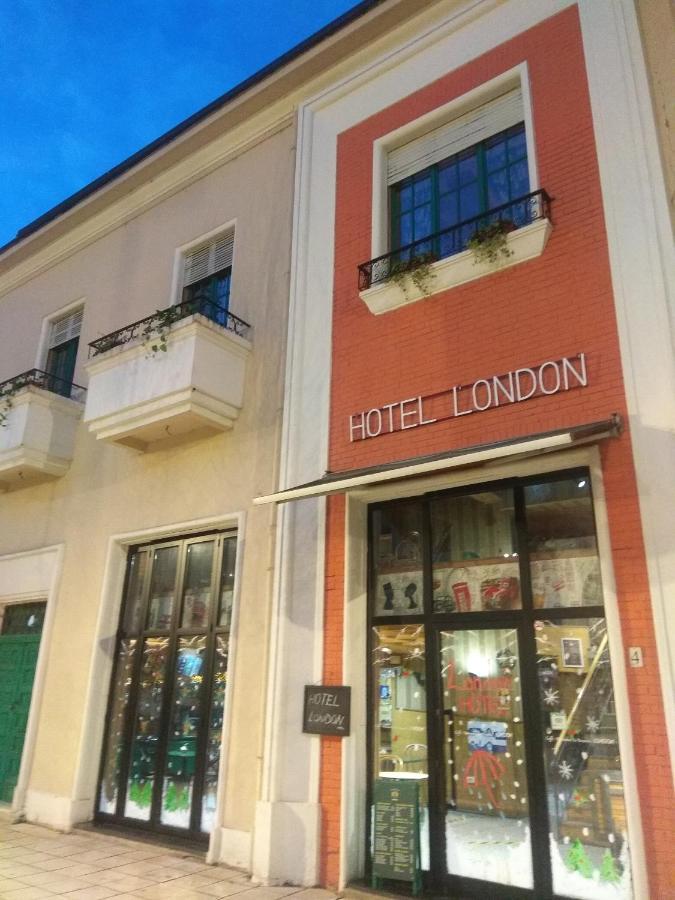 Hotel London Tirana Kültér fotó